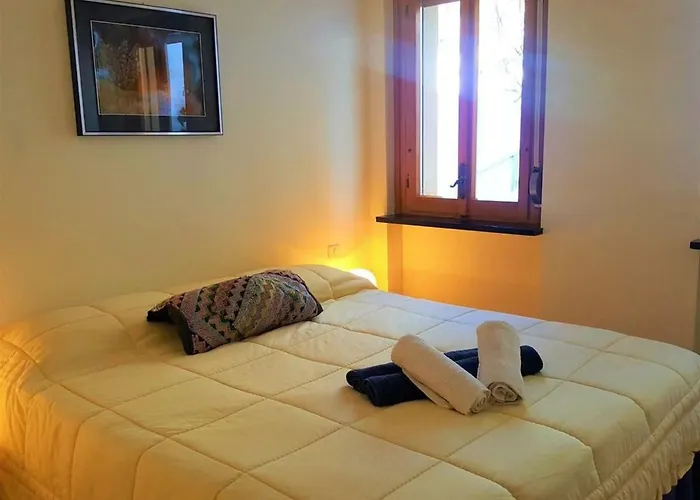 Limone Apartment *